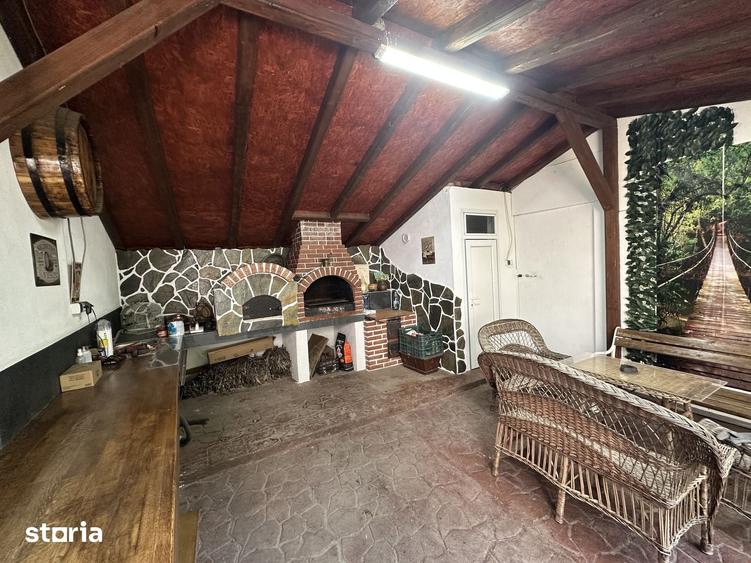 Casă cu 6 camere cu Teren 2250 Mp în Fulga