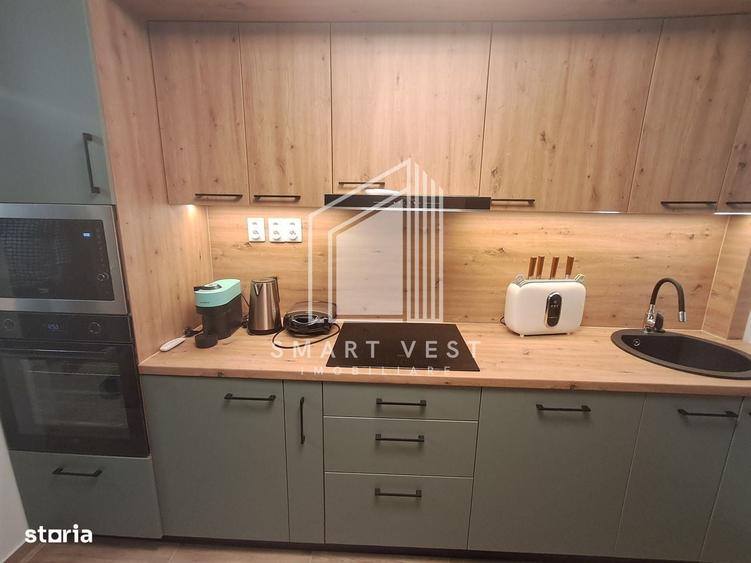 Apartament cu 4 camere semidecomandat în Central