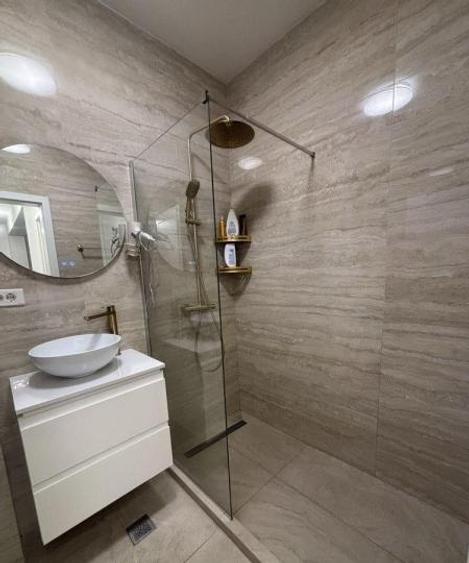 Apartament cu 2 camere semidecomandat, mobilat în Baicului