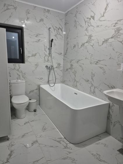 Apartament cu 3 camere decomandat în Geamăna