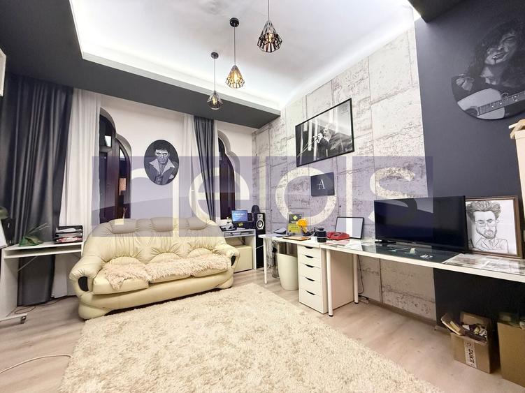 Apartament cu 4 camere semidecomandat în Universitate