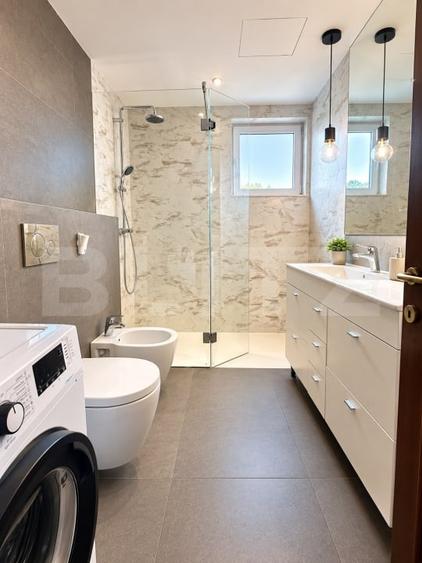 Apartament cu 3 camere semidecomandat, mobilat în Florești