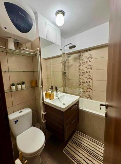 Apartament cu 3 camere decomandat în Alexandru Obregia