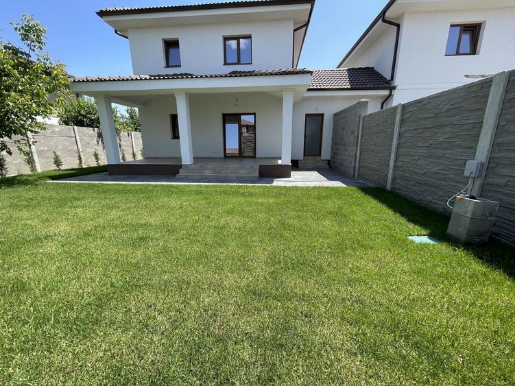 Duplex cu 4 camere cu Canalizare în Dumbrăvița