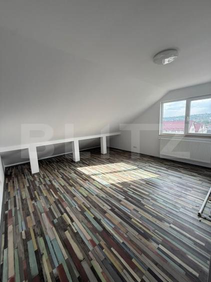 Apartament cu 3 camere decomandat în Burdujeni
