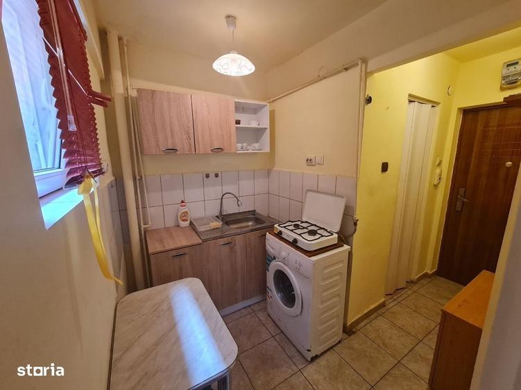 Inchiriez Garsoniera Zona Intim Podgoria Spitalul Judetean,Etaj 2. - 2
