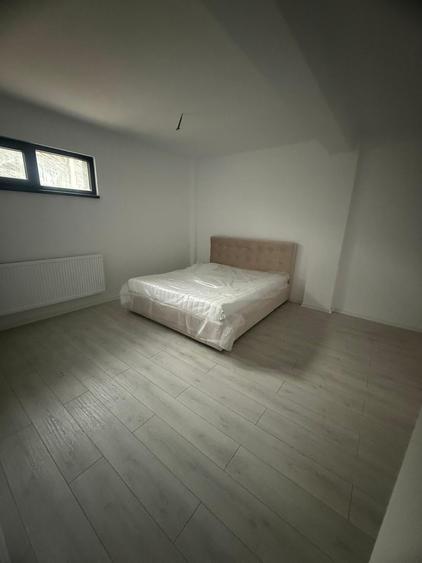 Apartament cu 3 camere decomandat în Cetate