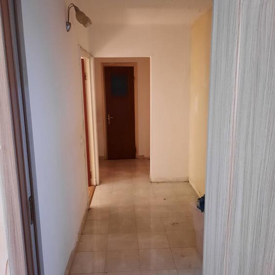 Apartament cu 4 camere decomandat în Virtuții