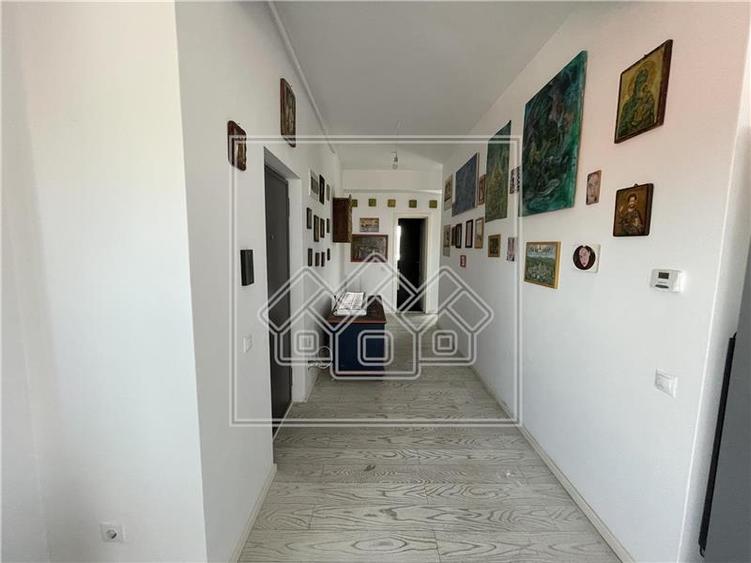 Penthouse superb 3 camere, Calea Surii Mici | Bloc cu LIFT, 2 bai - 3