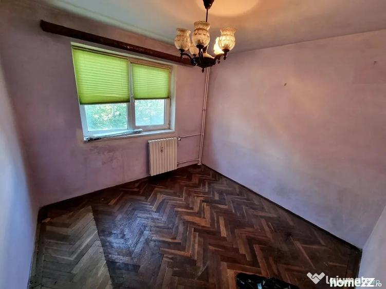 Apartament cu 3 camere semidecomandat în Tomis Nord