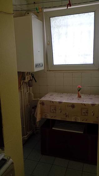 Garsonieră decomandată în Contactoare