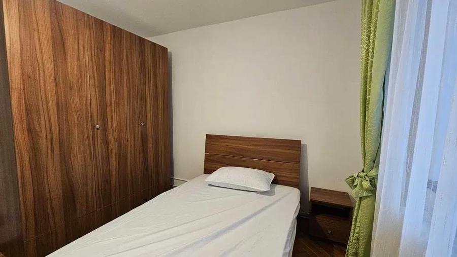 Apartament cu 3 camere decomandat în Hala Centrală