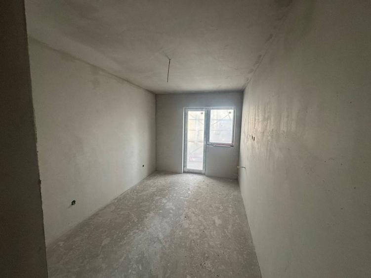 Apartament cu 3 camere semidecomandat în Hipodrom 3
