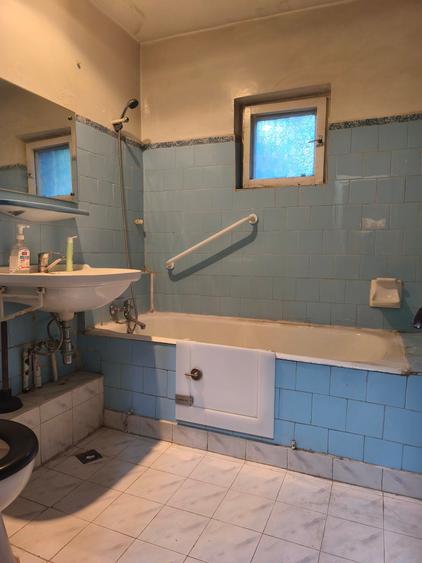 Apartament cu 3 camere semidecomandat în Drumul Taberei