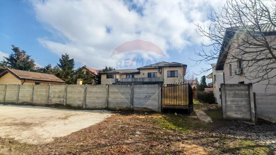Duplex cu 9 camere cu Teren 1161 Mp în Berceni