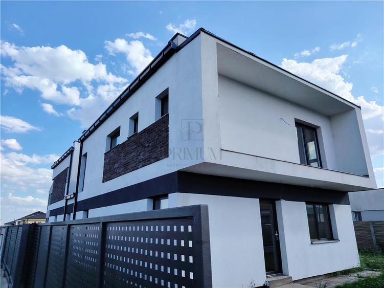 Duplex cu 5 camere cu Canalizare în Moșnița Nouă