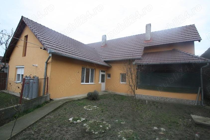 Casă cu 3 camere cu Teren 1128 Mp în Pustiniș