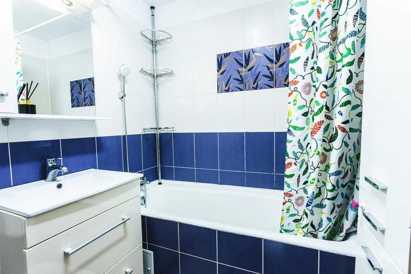 Apartament cu 3 camere decomandat, mobilat în Decebal