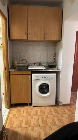 Garsonieră decomandată în Central