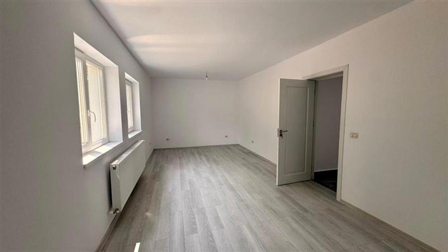 Casă individuală cu 4 camere cu Teren 600 Mp în Valea Lupului