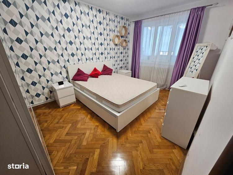 Apartament cu 3 camere decomandat în Plopilor