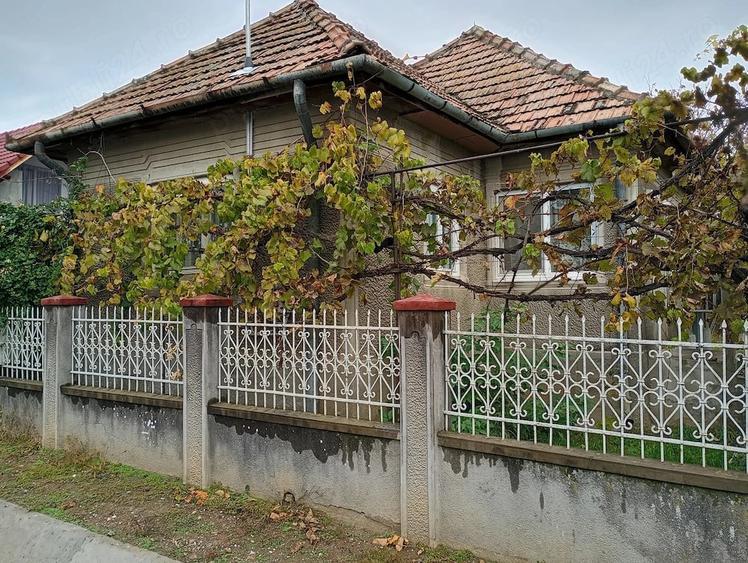 Casă cu 3 camere cu Teren 1700 Mp în Bucerdea Grânoasă