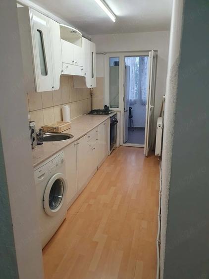 Apartament cu 2 camere decomandat în Micro 15