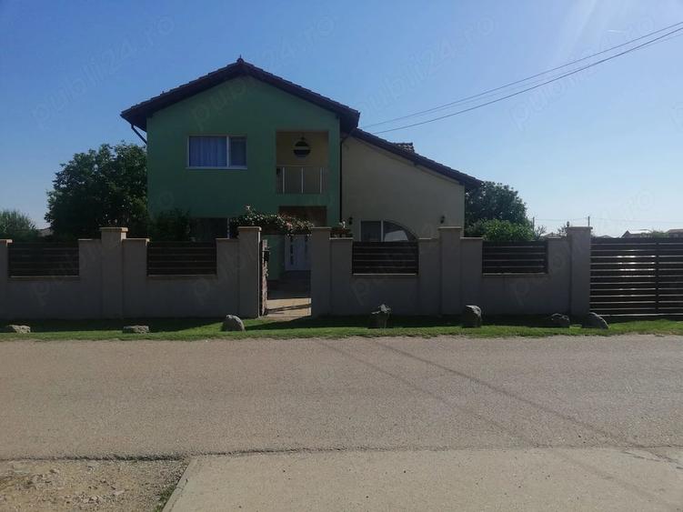 Casă cu Teren 1000 Mp în Peciu Nou