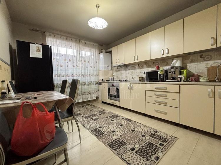 Duplex cu 4 camere cu Canalizare în Florești