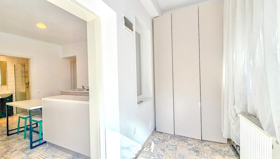 Apartament cu 2 camere nedecomandat, mobilat în Blumăna