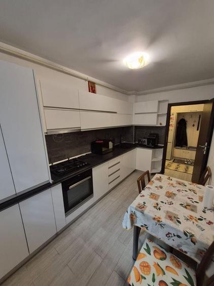 Apartament cu 2 camere decomandat în Metalurgiei