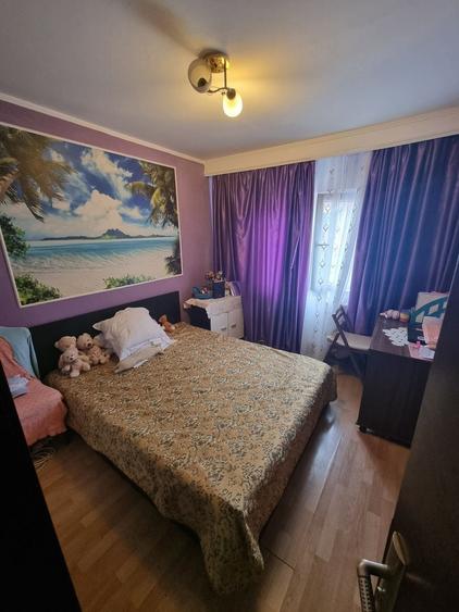 Apartament cu 4 camere decomandat, mobilat în Dacia