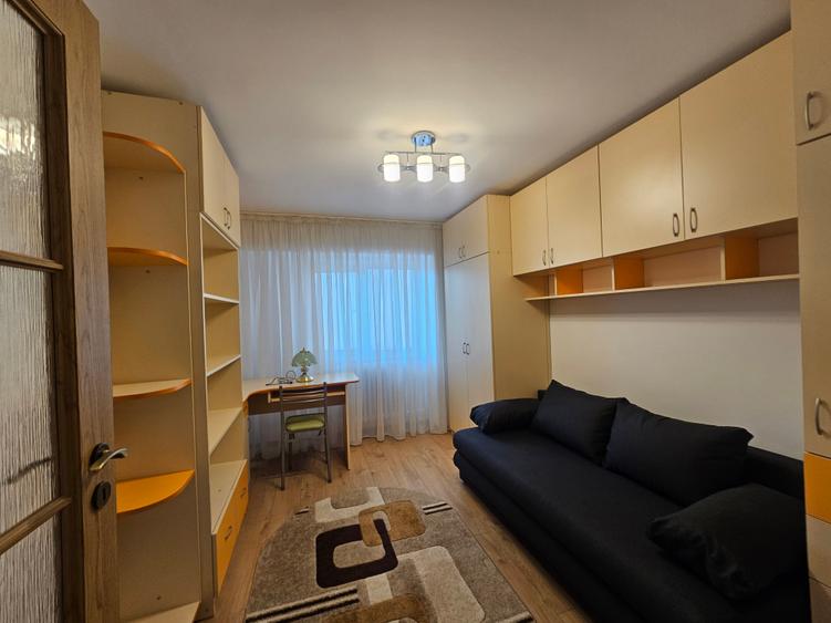 Apartament cu 3 camere decomandat în Gară