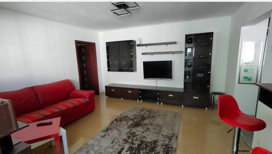 Apartament cu 3 camere semidecomandat în Dristor