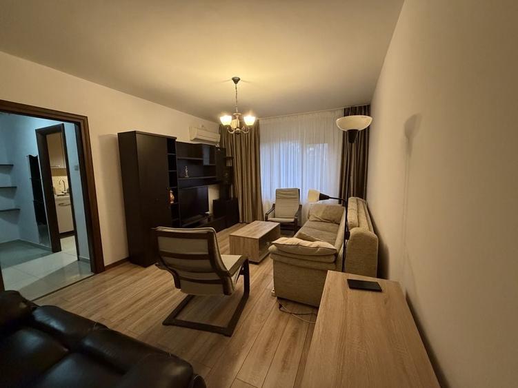 Apartament cu 2 camere decomandat în Berceni