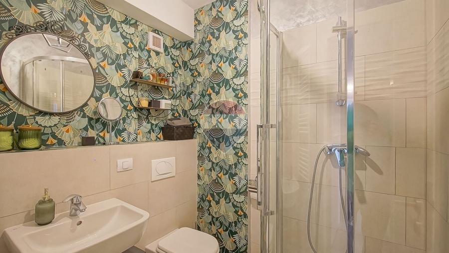 Apartament cu 3 camere decomandat, mobilat în Tractorul