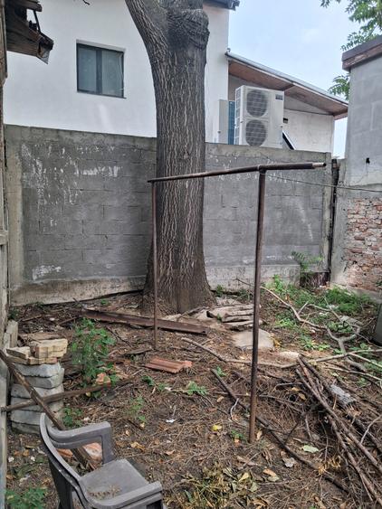 Casă individuală cu 5 camere cu Canalizare în 1 Mai