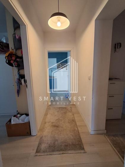 Apartament cu 5 camere semidecomandat, mobilat în Semicentral