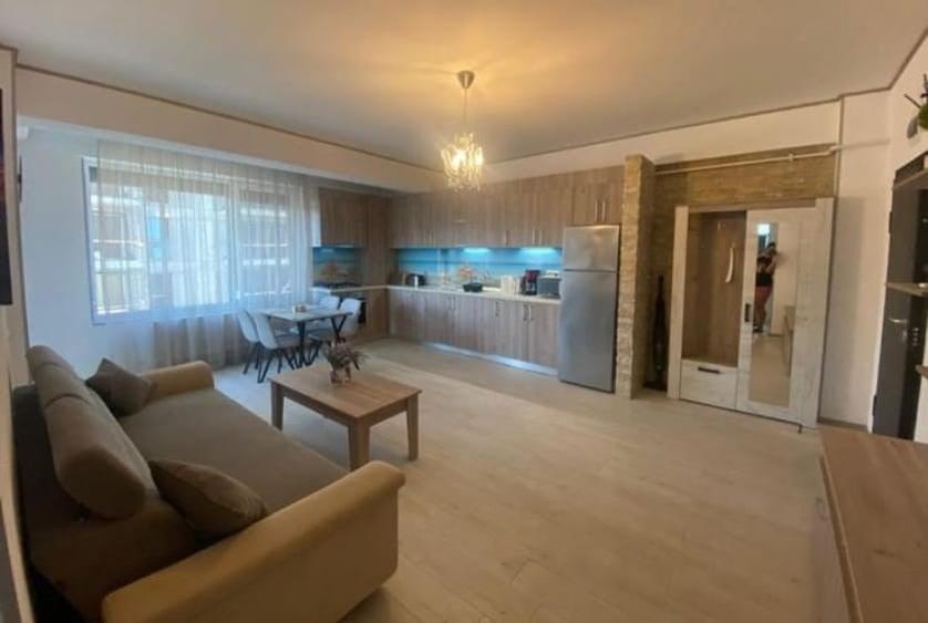 Apartament cu 2 camere semidecomandat, mobilat în Mamaia-Sat