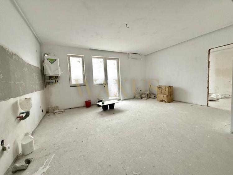 Apartament cu 3 camere semidecomandat în Florești — fotografia 1