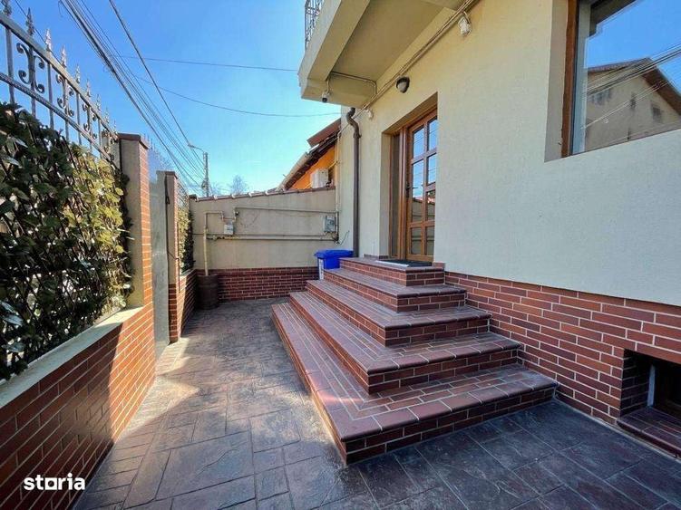 Casă cu 4 camere cu Teren 77 Mp în Drumul Sării