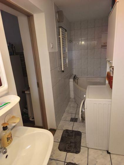 Casă individuală cu 3 camere cu Canalizare în Central
