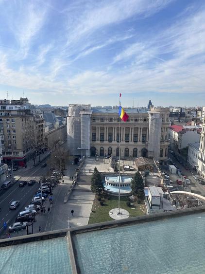 Garsonieră semidecomandată, mobilată în Universitate