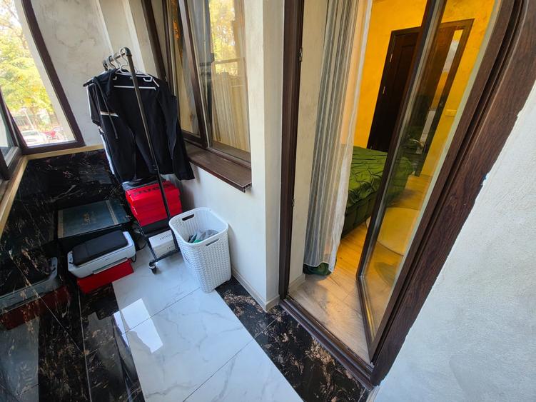 Apartament cu 4 camere semidecomandat în Tomis Nord
