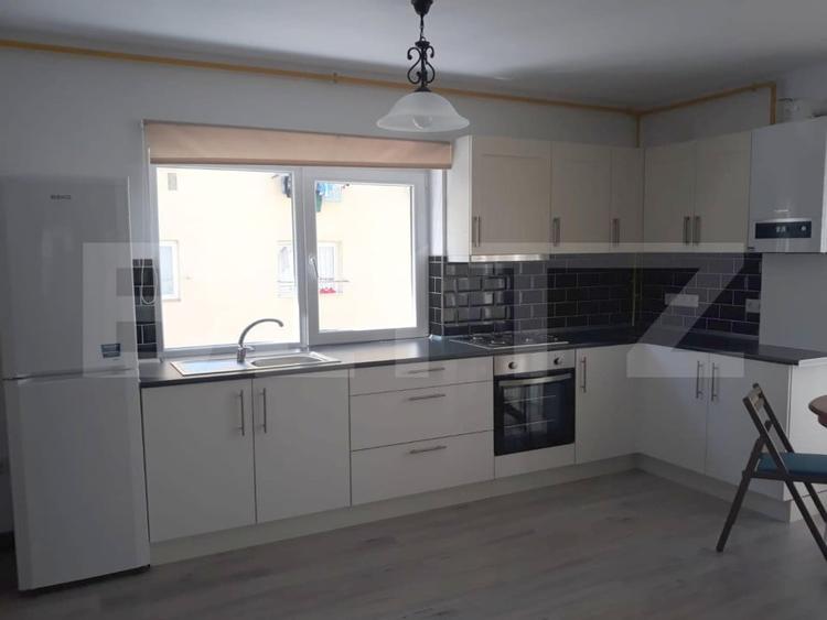 Apartament cu 2 camere semidecomandat, mobilat în Mărăști