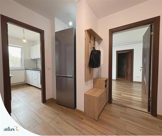 Apartament cu 3 camere semidecomandat, mobilat în Tătărași
