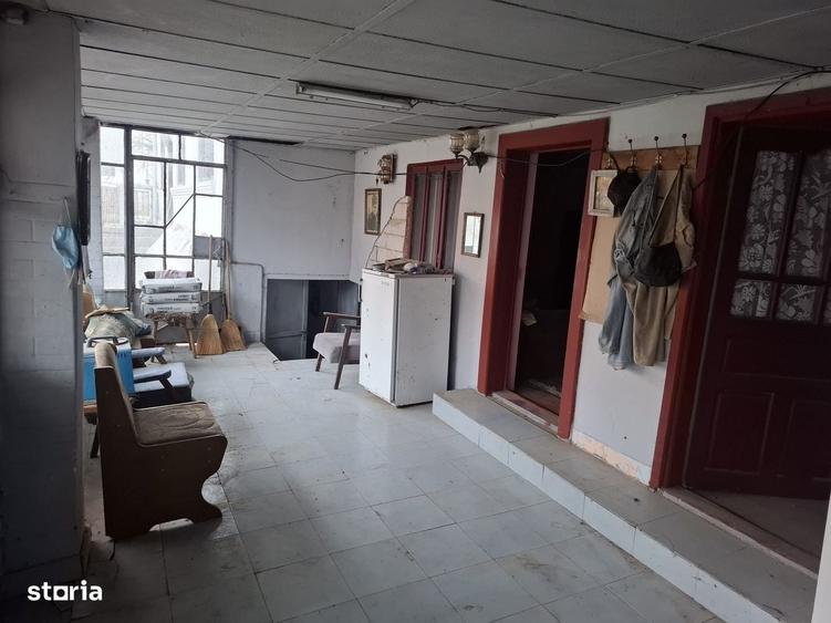 Casă cu 4 camere în Țuglui