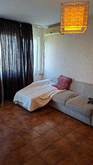 Apartament cu 2 camere semidecomandat în Dristor