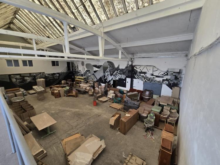 Spațiu industrial, de 665 mp, în Baza 3