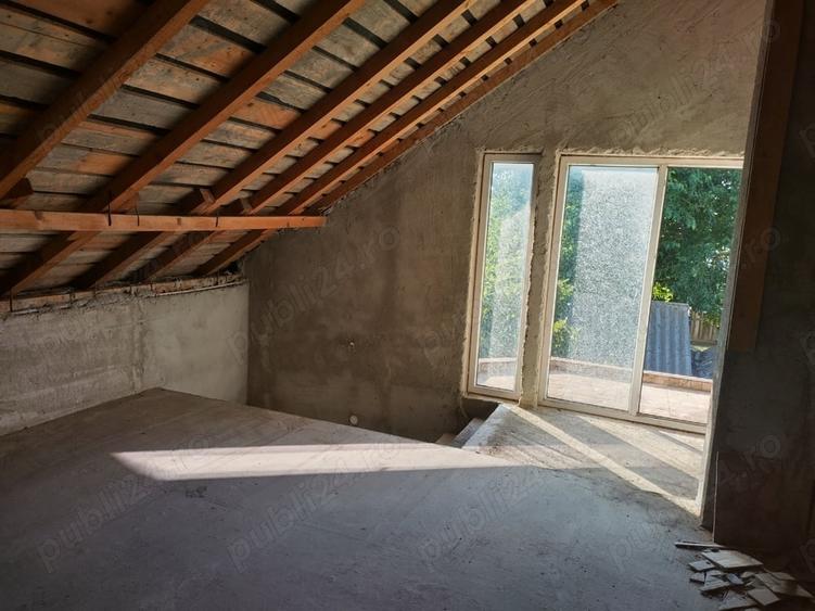 Casă cu 4 camere cu Teren 1500 Mp în Ciochina